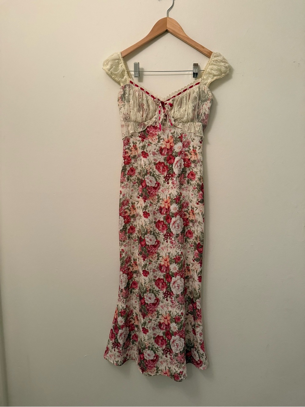 Lace made ISABELLA'S VINTAGE ROSE SLIP - Picture 4 of 9